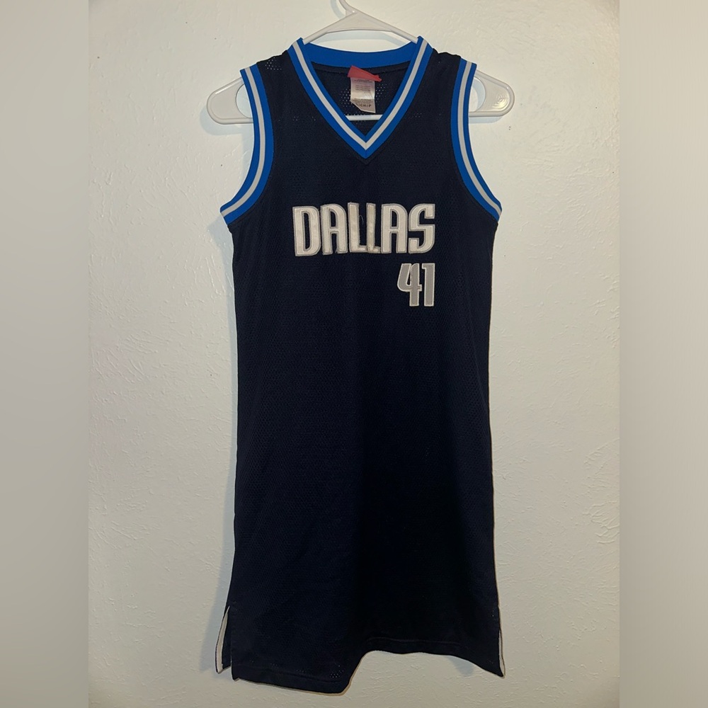 Dallas Basketball Jersey- Nowitzki
